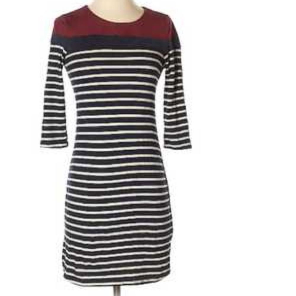 CLEAN!! Design Lab Lord & Taylor Navy Striped Dress. Size SP
